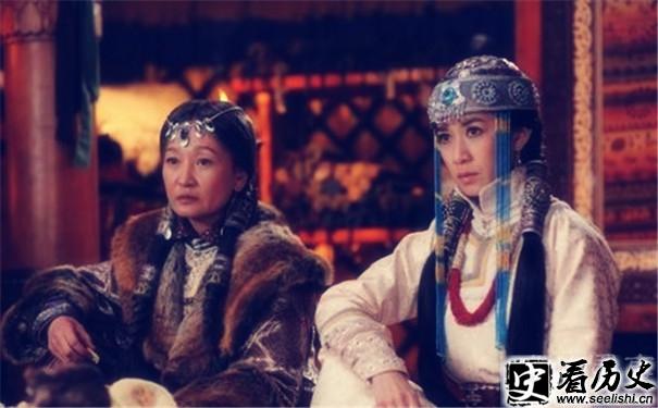 察必(右)影视剧照