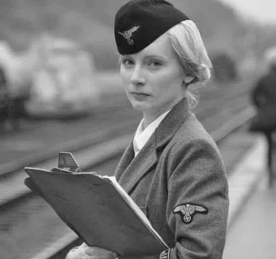 战争中的美少女,这么美,纳粹女军官