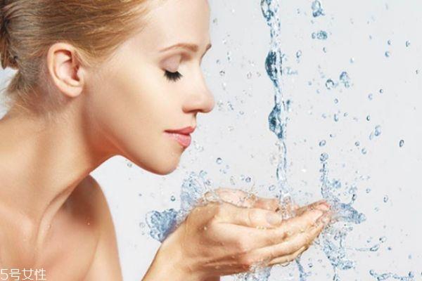 过度清洁对皮肤的影响 过度清洁皮肤的表现及危害