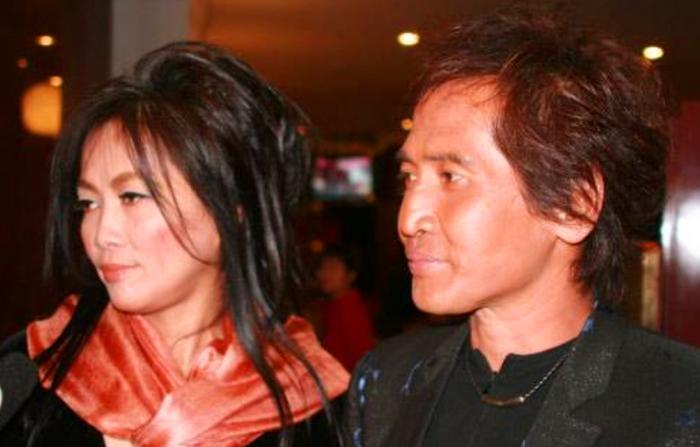 与王祖贤17年情断后，娶小24岁千金小姐，今一儿一女超幸福！