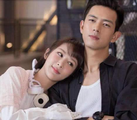 亲爱的:还嫌郑辉长得丑吗?当他摘下眼镜那一刻,颜值高到认不出