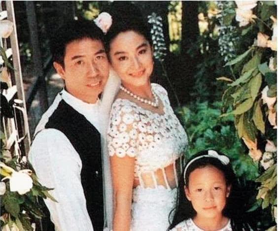 女神林青霞被曝已悄悄离婚 23年婚姻收下20亿分手费？