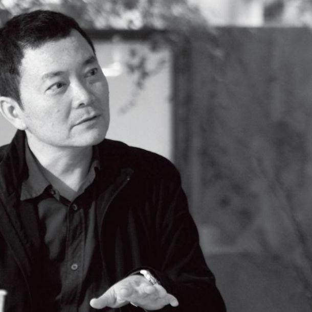 他曾与刘涛同居四年,移情别恋狠心离去,今60岁未婚难忘刘涛!