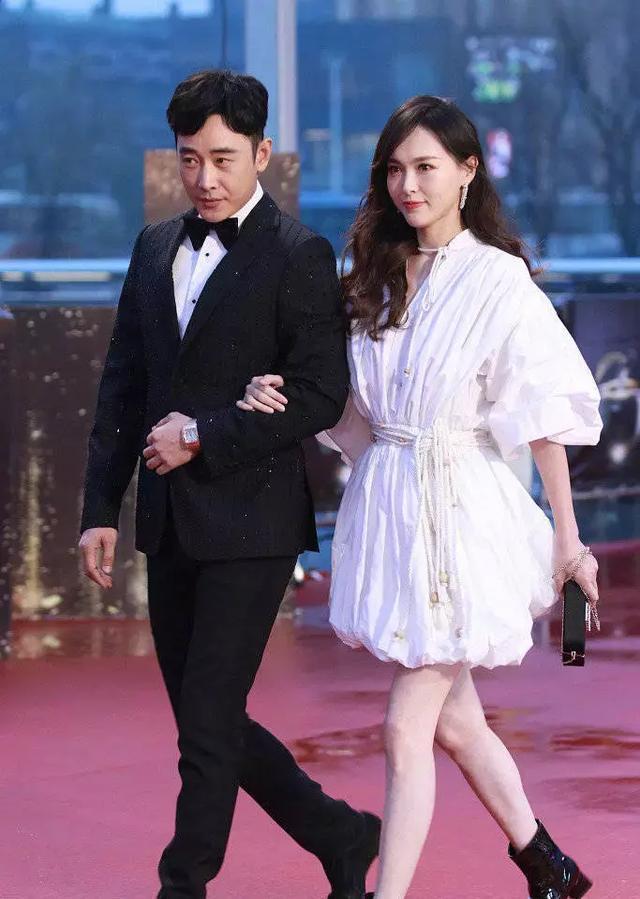 唐嫣罗晋合体秀恩爱，罗晋现“幸福胖”，唐嫣大秀美腿美如仙