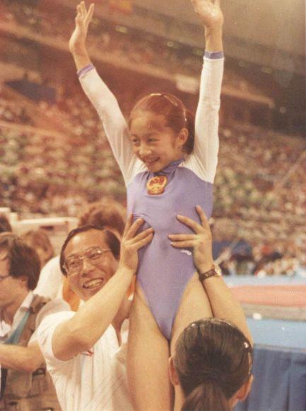 曾是奥运体操10分冠军，18岁因伤无奈退役，后独闯美国成总裁！