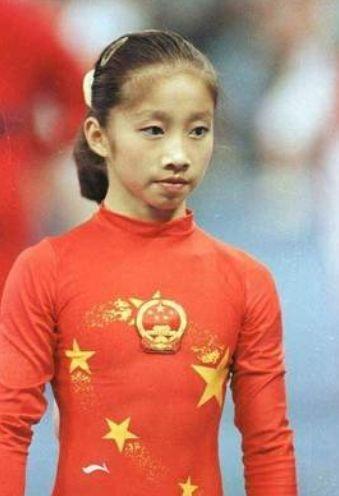 曾是奥运体操10分冠军，18岁因伤无奈退役，后独闯美国成总裁！