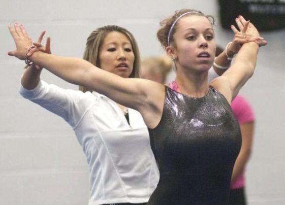 曾是奥运体操10分冠军，18岁因伤无奈退役，后独闯美国成总裁！